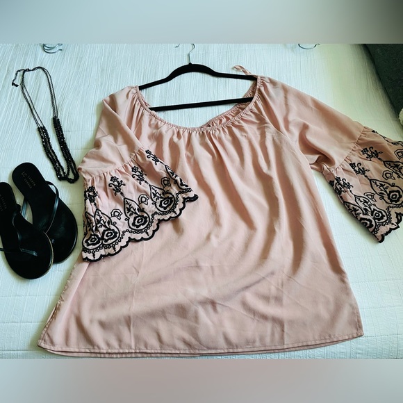 NY&Co Bell Sleeve Top - Picture 1 of 1